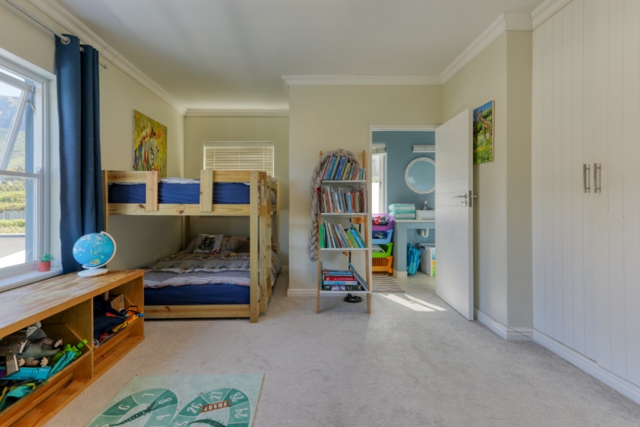 To Let 3 Bedroom Property for Rent in Noordhaven Western Cape